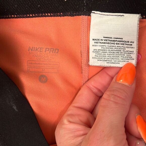 Nike Pro Dri-Fit Women's Athletic Geometric Pattern Crop Leggings - Picture 6 of 6